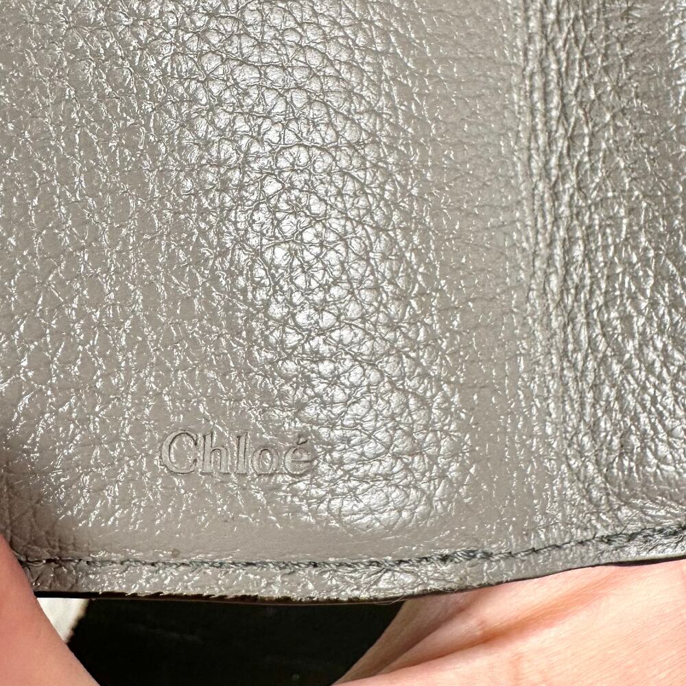 CHLOE gray leather monogram compact wallet GREAT! Nice gift! - Picture 8 of 15